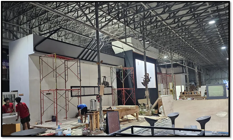 Warehouse fabrication zone
