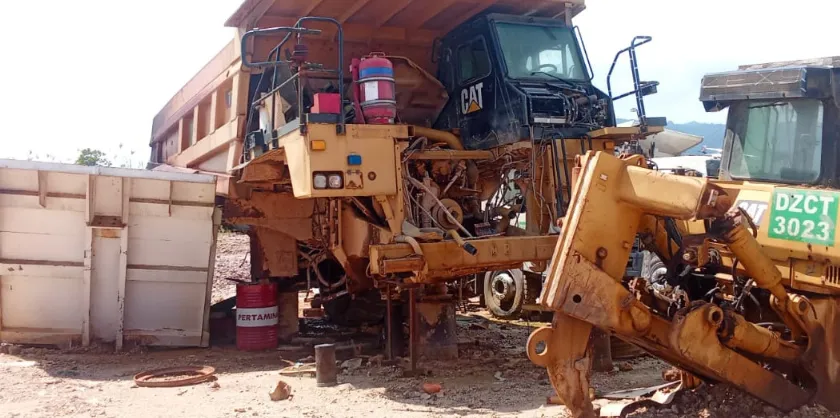KEGIATAN SORTIR DAN KLASIFIKASI MATERIAL BEKAS