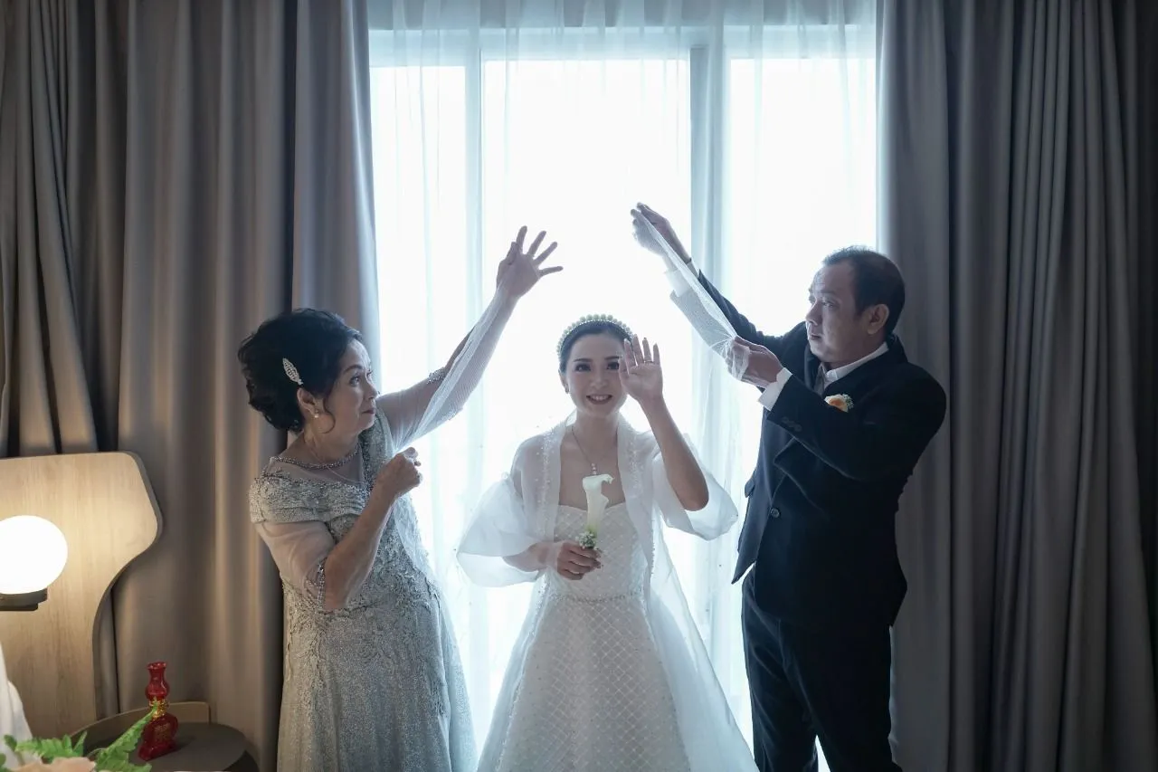 PS Store mother of the bride and sister gown collection photograph 20