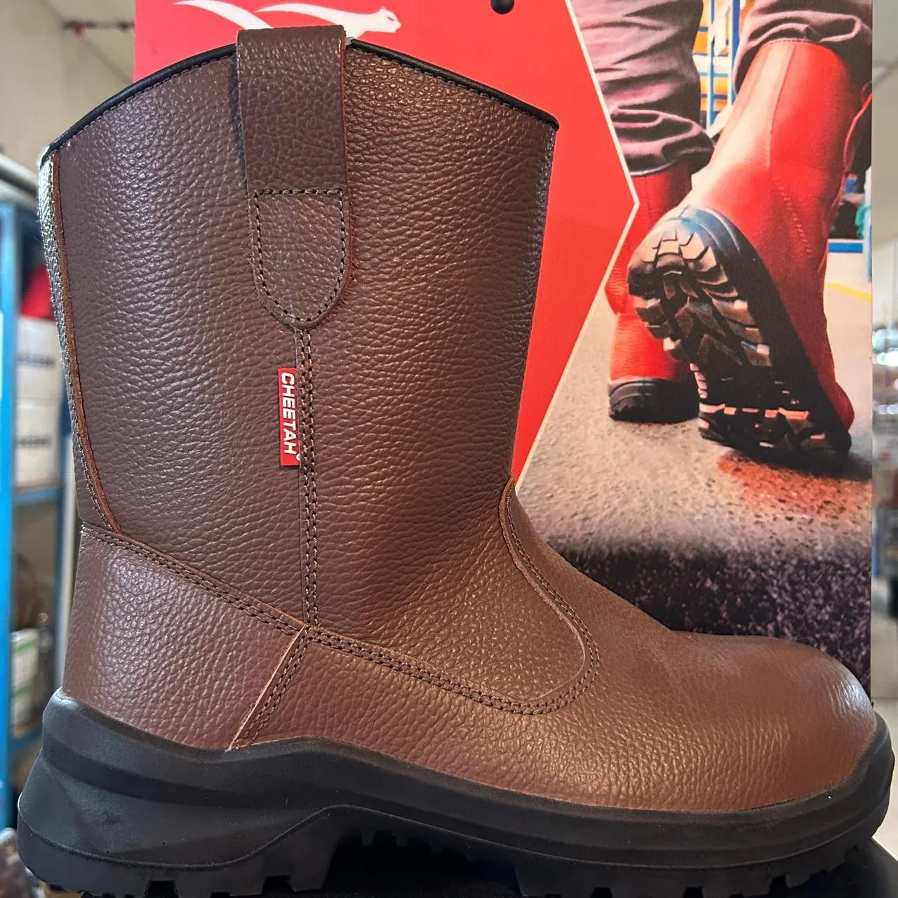 The casual rigger boots, suitable for many industries