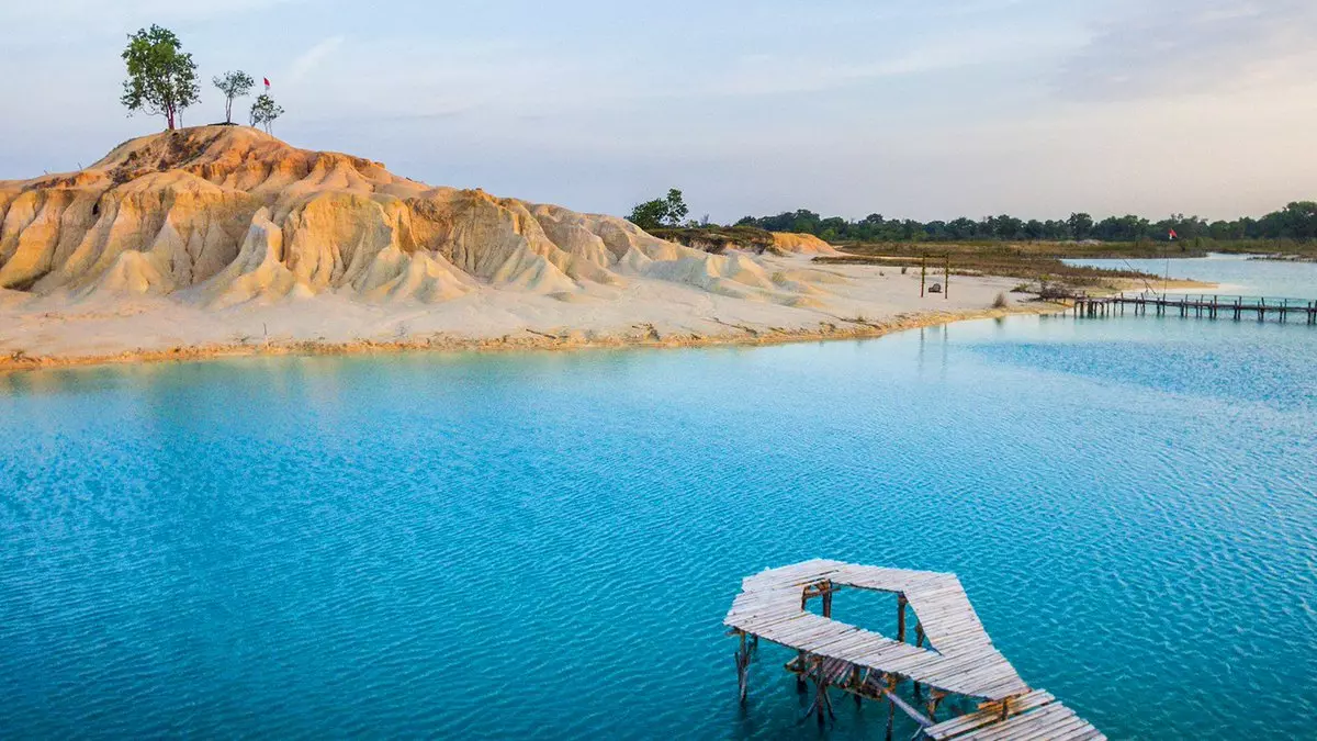 Telaga Biru dan Gurun Pasir in Bintan